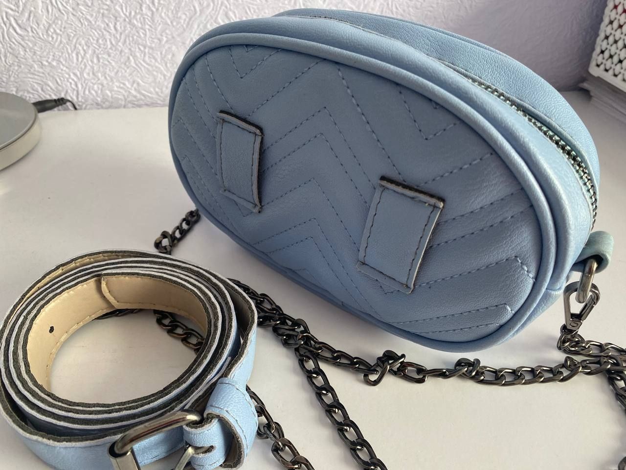 Сумочка Gucci, на цепочке и на ремне .