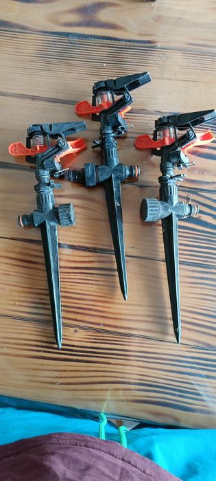 Zraszacz gwoździowy pulsacyjny