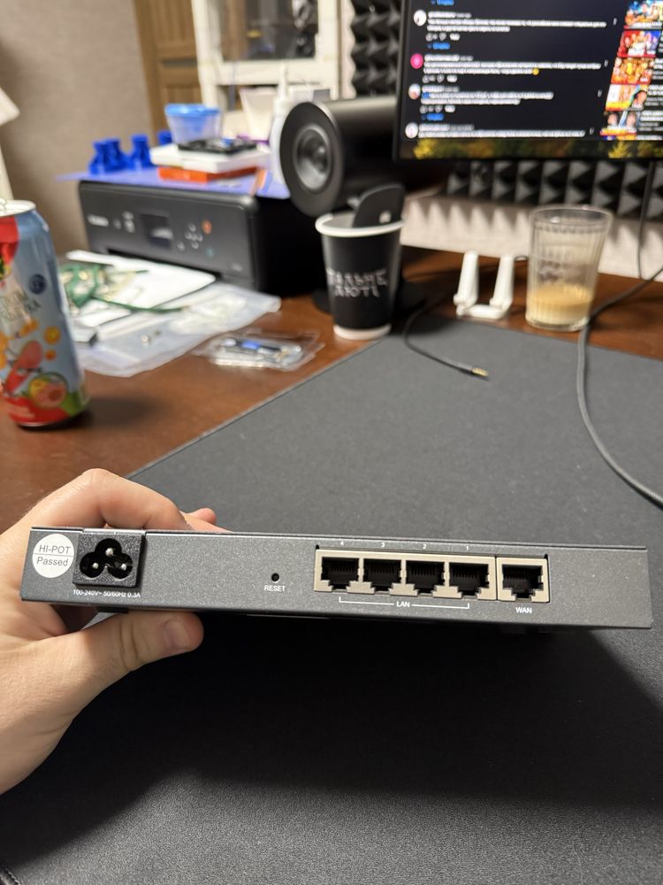 Роутер (маршрутизатор) TP-Link TL-R600VPN