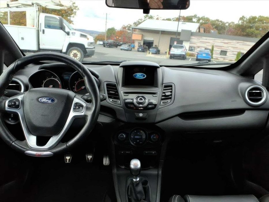 Ford Fiesta ST      2017