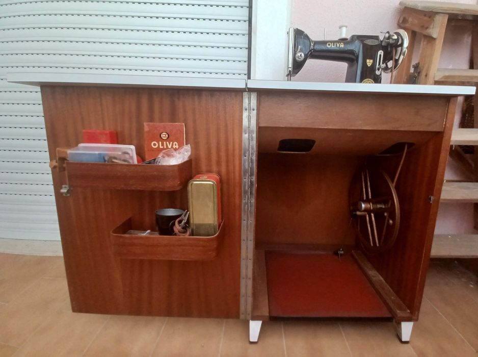 Máquina de costura Oliva - Imaculadamente preservada