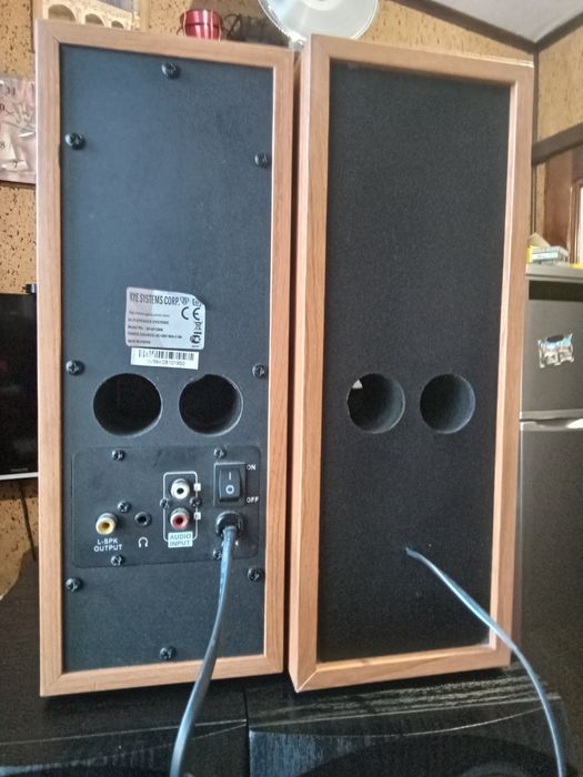 Акт.колонки F&D T30 пульт!, Genius SP HF1200A