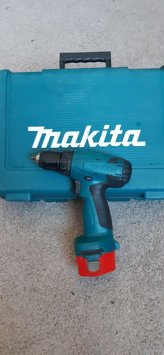 Шуруповерт Makita 6271D