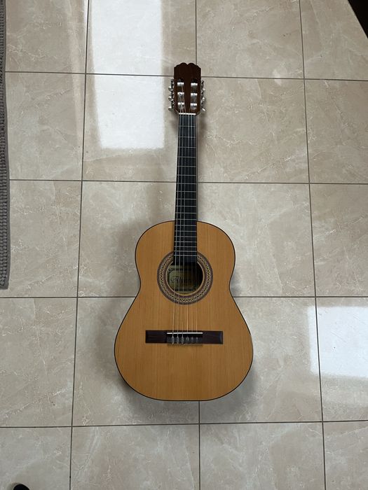Gitara Alvaro pare razy uzywana
