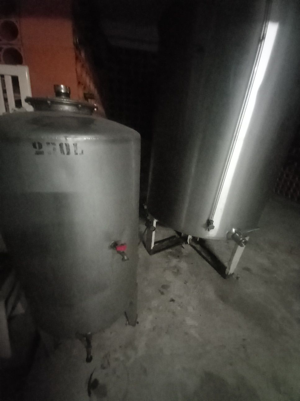 Cubas em inox para armazenamento