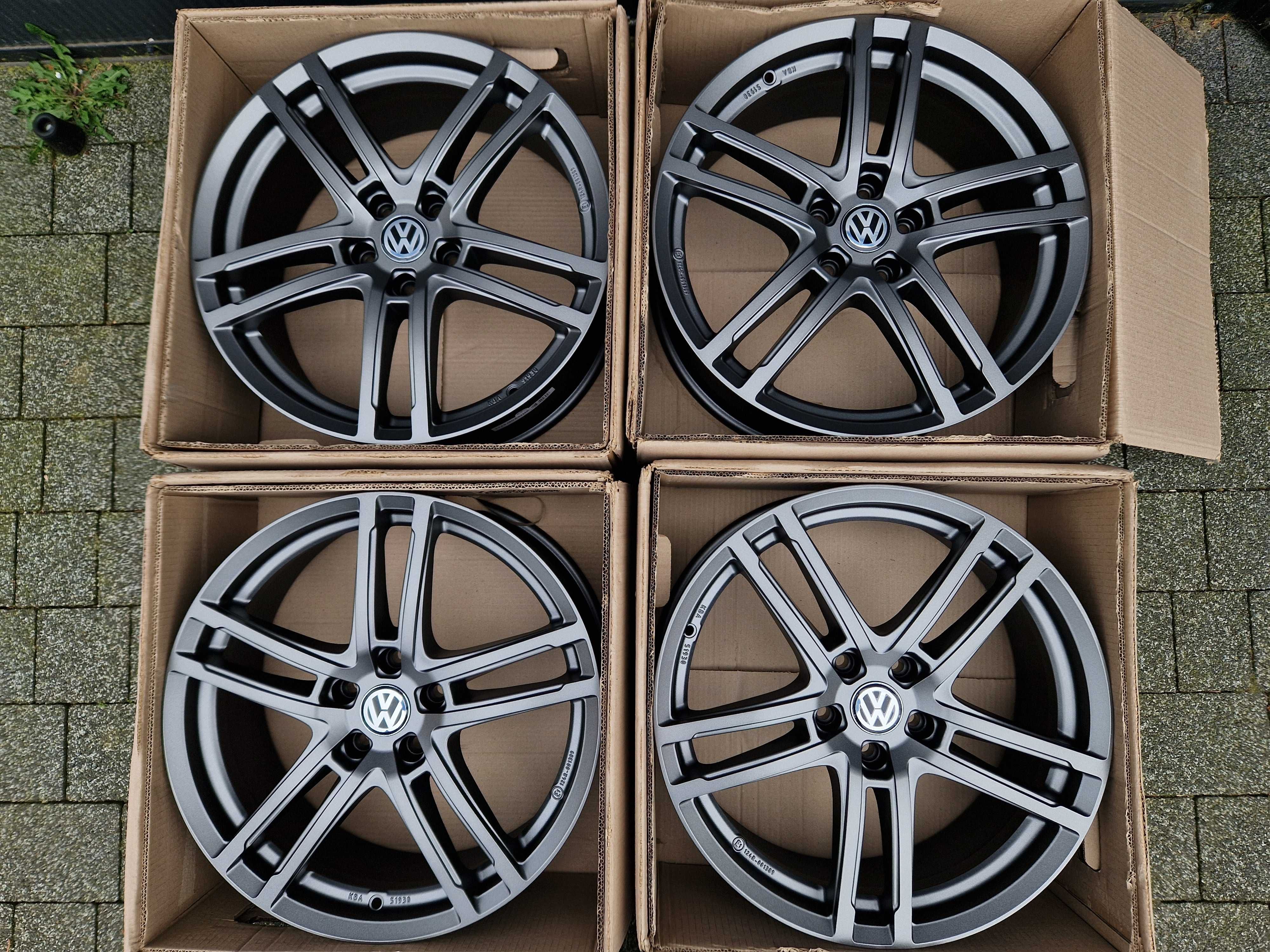Felgi 19 VW Passat B7 B8 B9 Arteon GOLF Touran Tiguan T-Roc ID 5x112