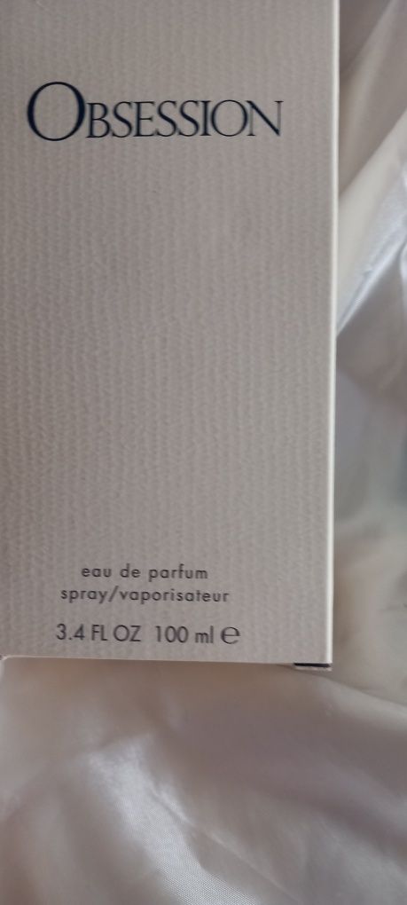 Perfumes antigos selados