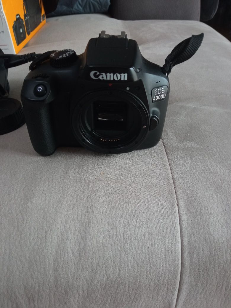 Canon 4000D kit completo
