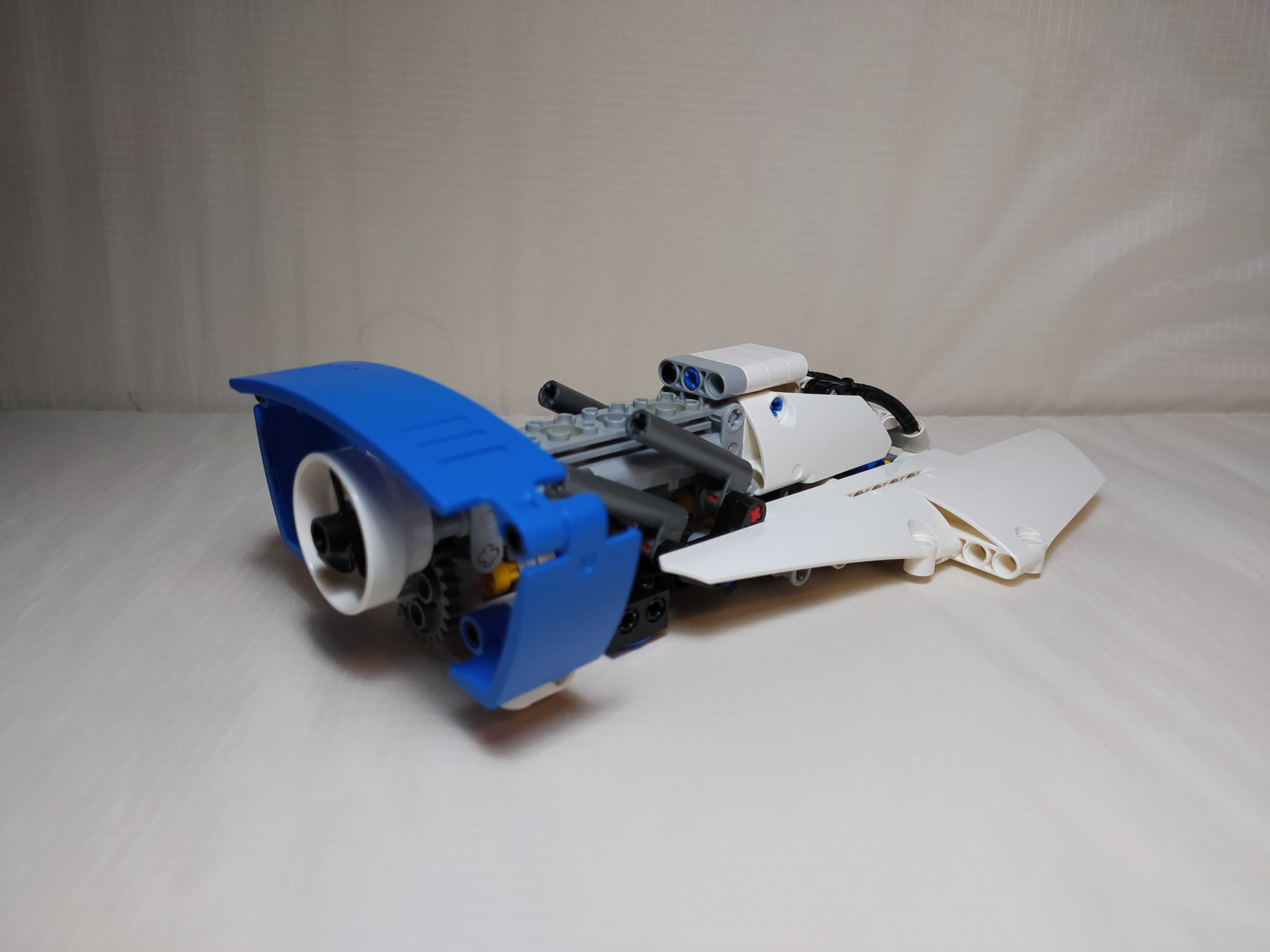 Kompletny zestaw Lego Technic 42045 - Wyścigowy wodolot 2 w 1