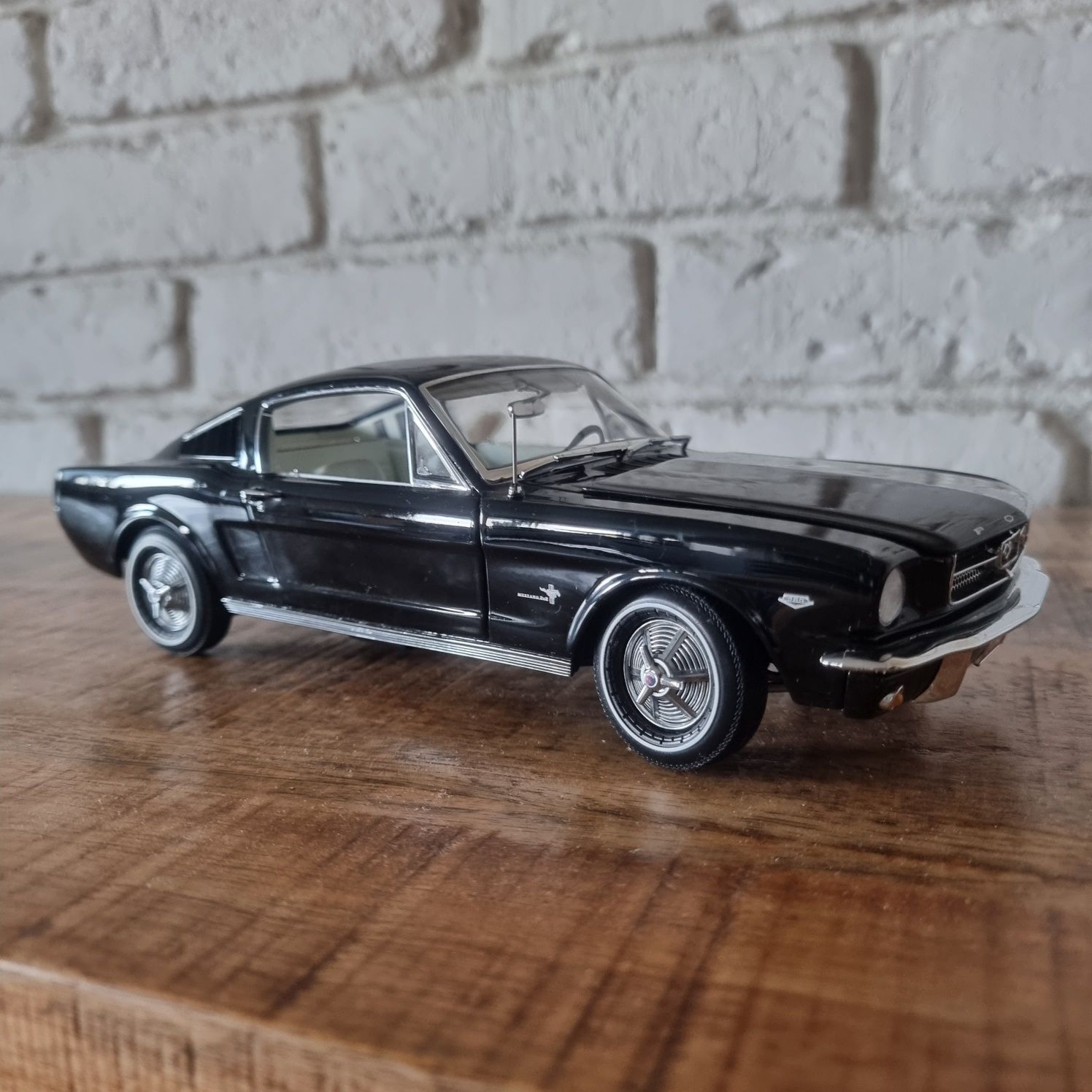 Ford Mustang 1965 ERTL American Muscle Authentics 1:18