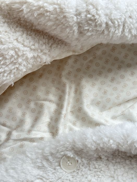 Плюшева шубка guess