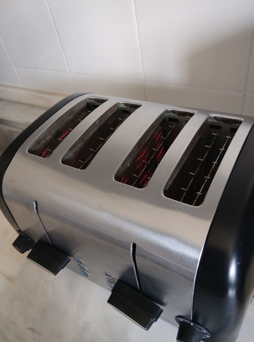 Torradeira grande, em excelente estado