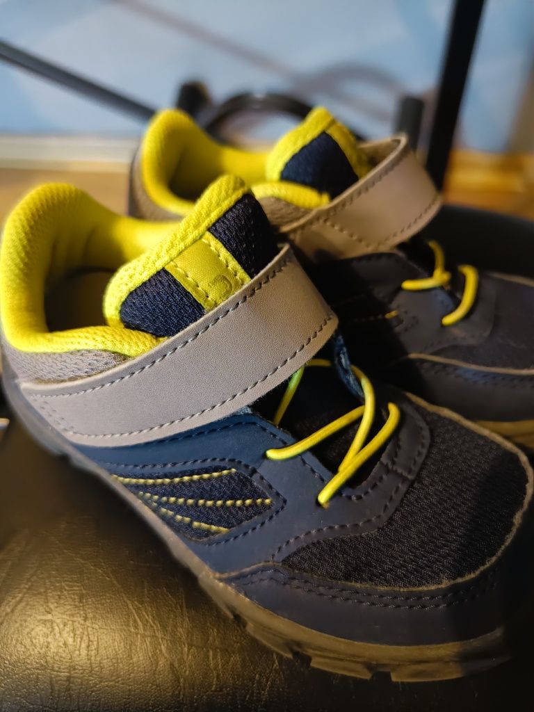 Buty chłopięce, adidasy, półbuty quechua Decathlon