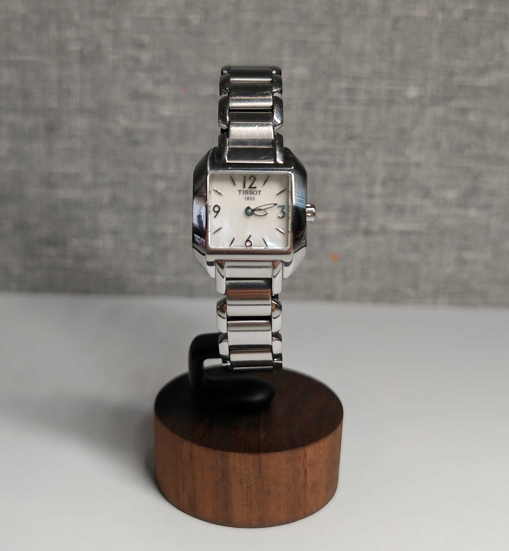 Жіночий годинник Tissot T-Wave T02.1.285.82 Swiss made