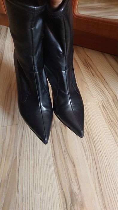 Ботильйони BERSHKA чорні