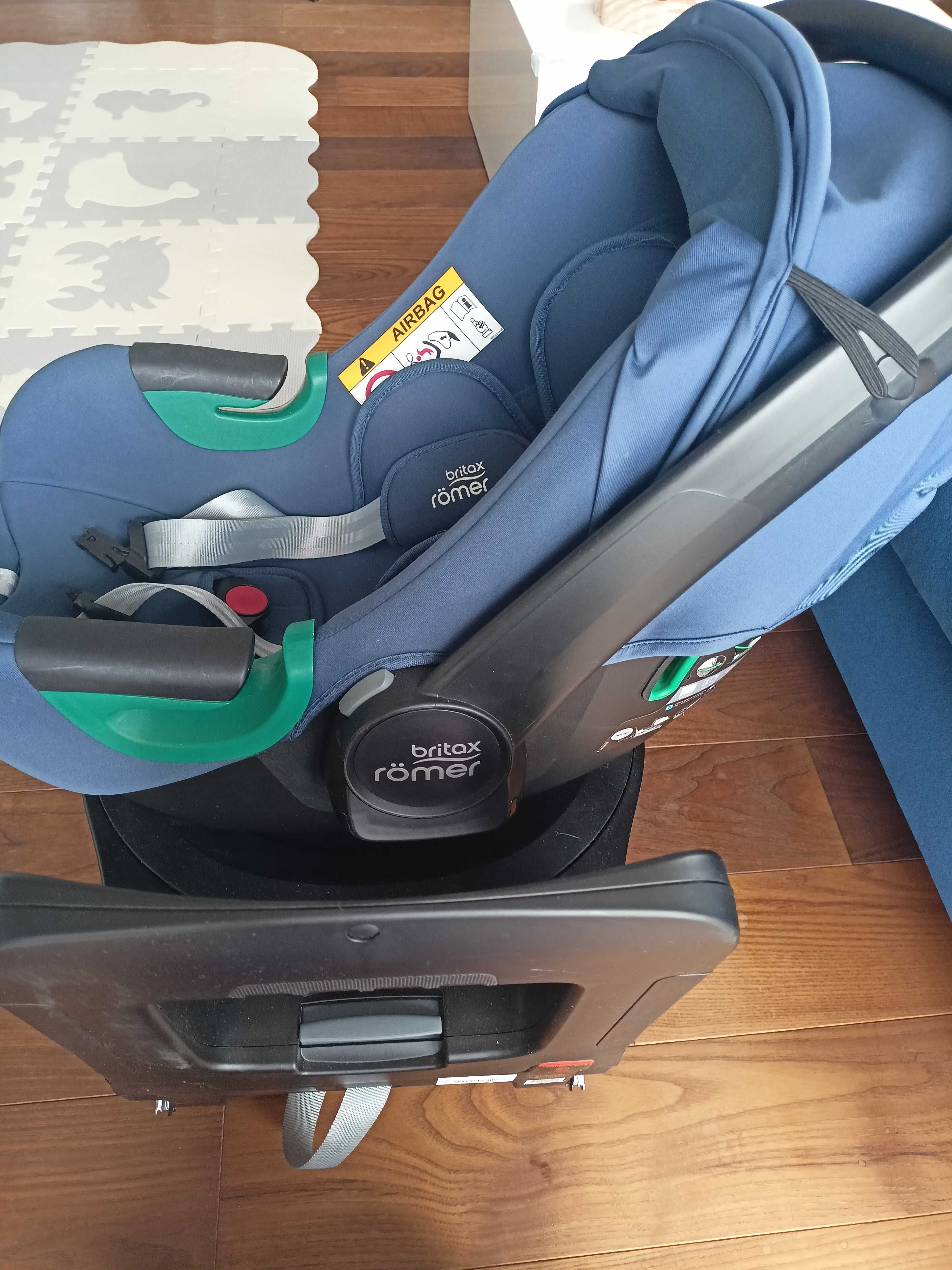 Fotelik Britax Römer Babysafe 3 i -Size z bazą obrotową