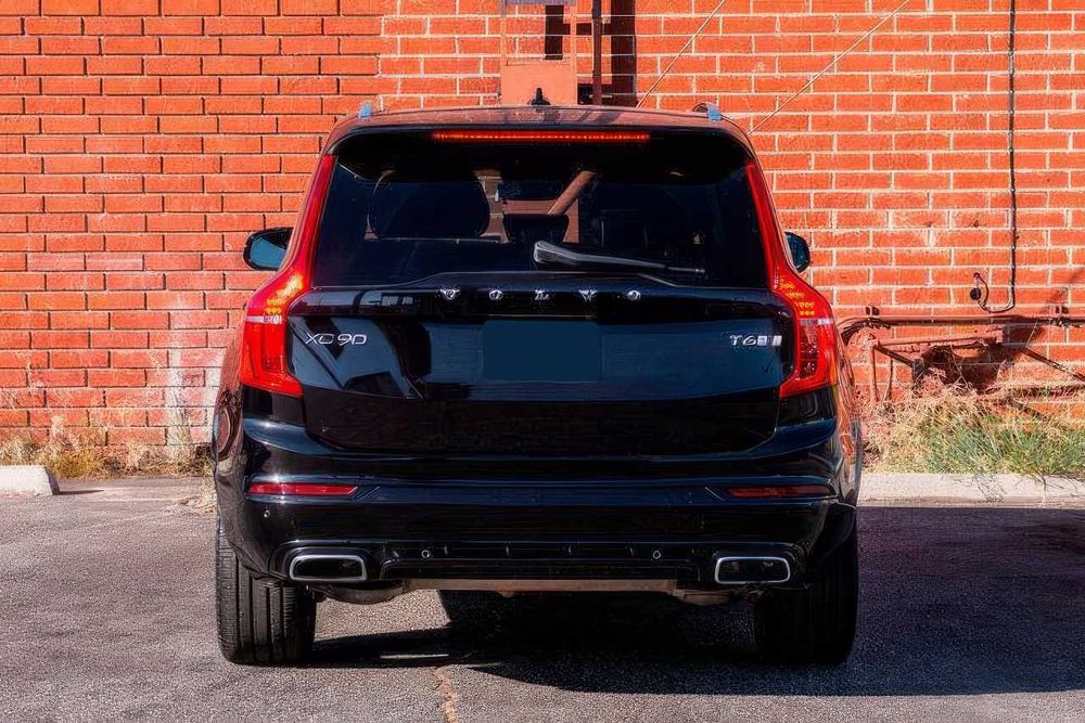 Volvo XC90 T6 R-Design      2018