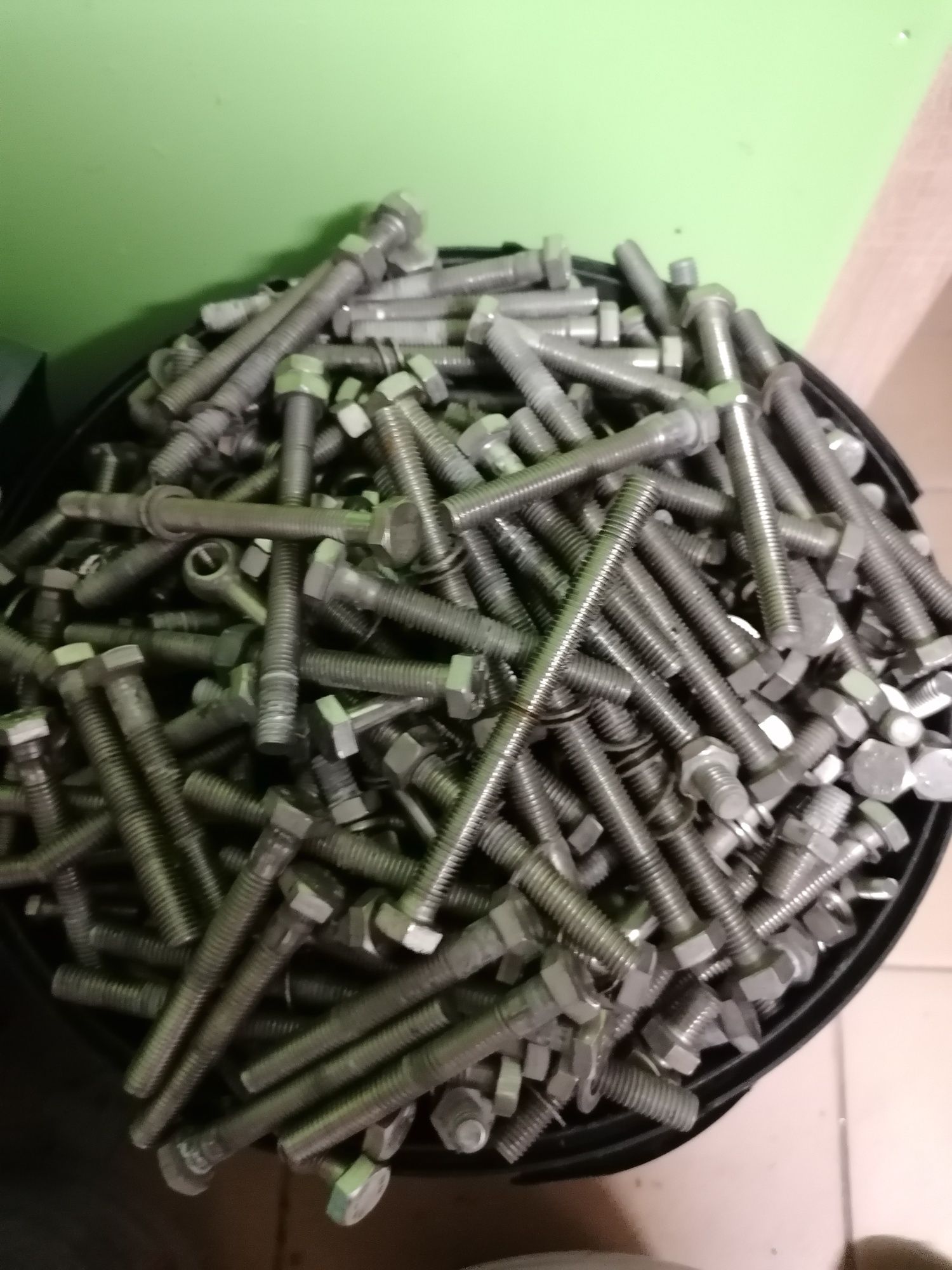 Śruby nakrętki nierdzewne