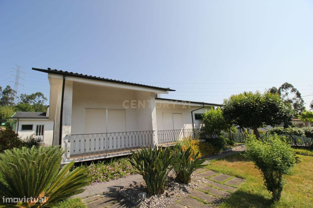 Encantadora Moradia com Jardim e Vista para a Natureza em Penafiel