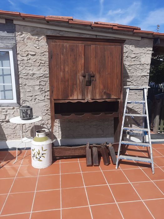 Cantareira muito antiga 2 m x 1.30m x 40 cm