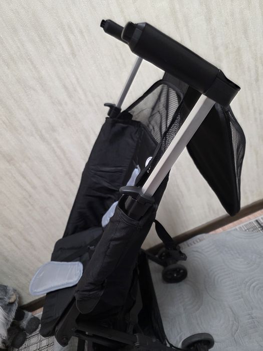 коляска для подорожі