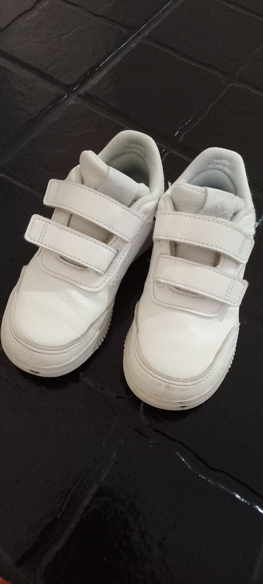 2 pares de Tenis tamanho 26 menino