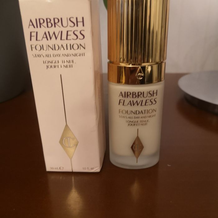 Podkład Charlotte Tilbury 1