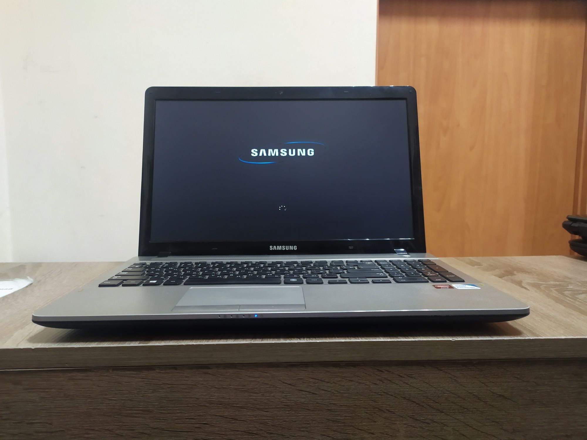 Samsung 15.6"/Intel Pentium/Ram 8Gb/Hdd 500Gb/Video 1Gb