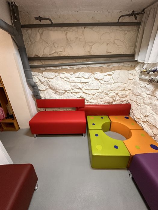 Диванчики очікування в школу, салон краси, офіс, коридор, лікарню