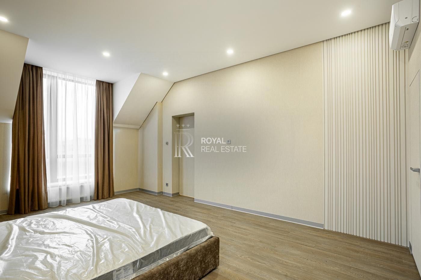 Продажа дизайнерского дома Крушинка 4к 198м2 КГ Green Town Фастовский