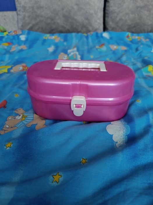 Продам 2 набори  для перукаря,дитячого салона, красоти