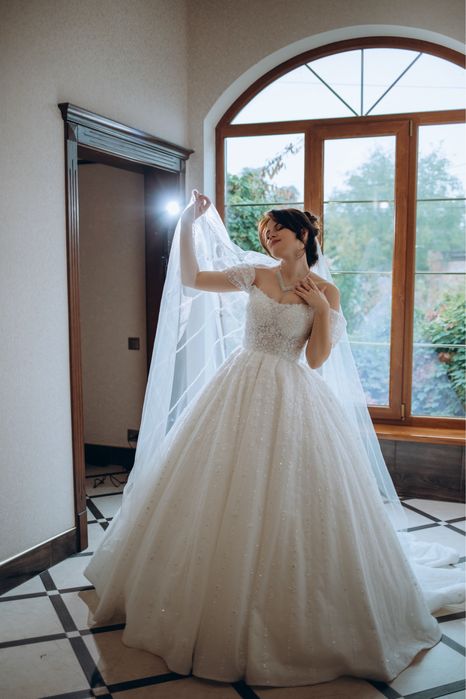 Весільна сукня в ідеальному стані