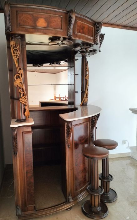 Bar para sala em nogueira