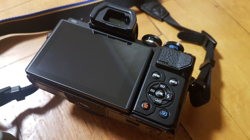Olympus OM-D E-M10 Mark III kit + 2 объектива (14-42+40-150mm) + сумка