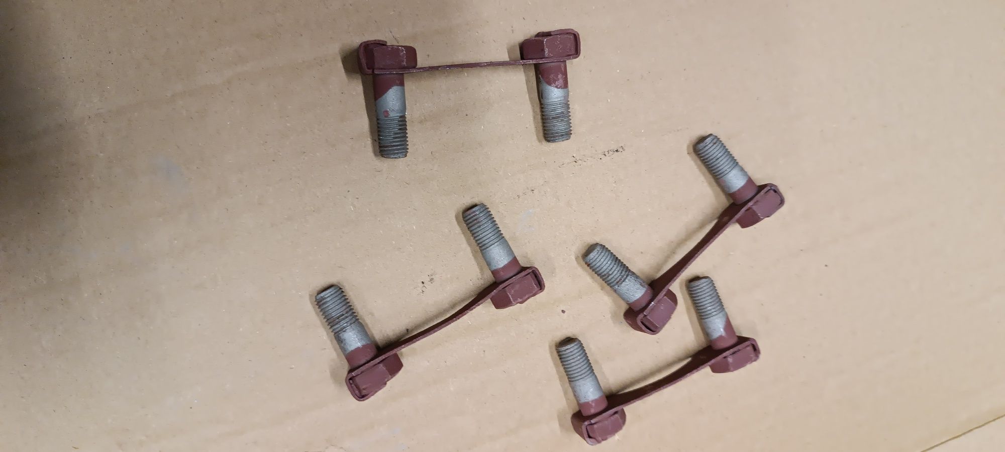 Fiat 126p płytka montażowa tarczy kotwicznej tylnej + śruby bez nakręt