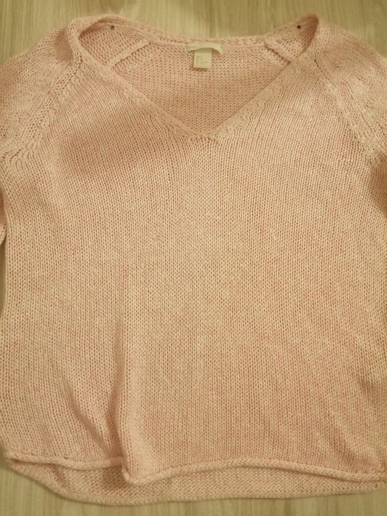 Różowy sweterek z dekoltem w serek H&M M