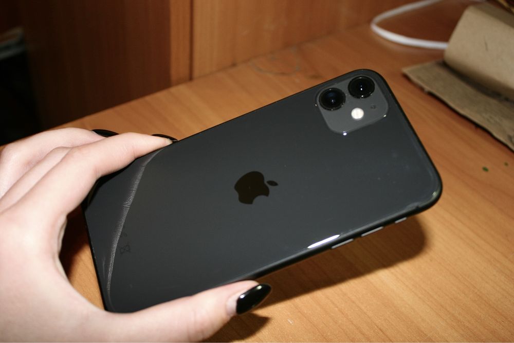 Iphone 11 чорний б/в