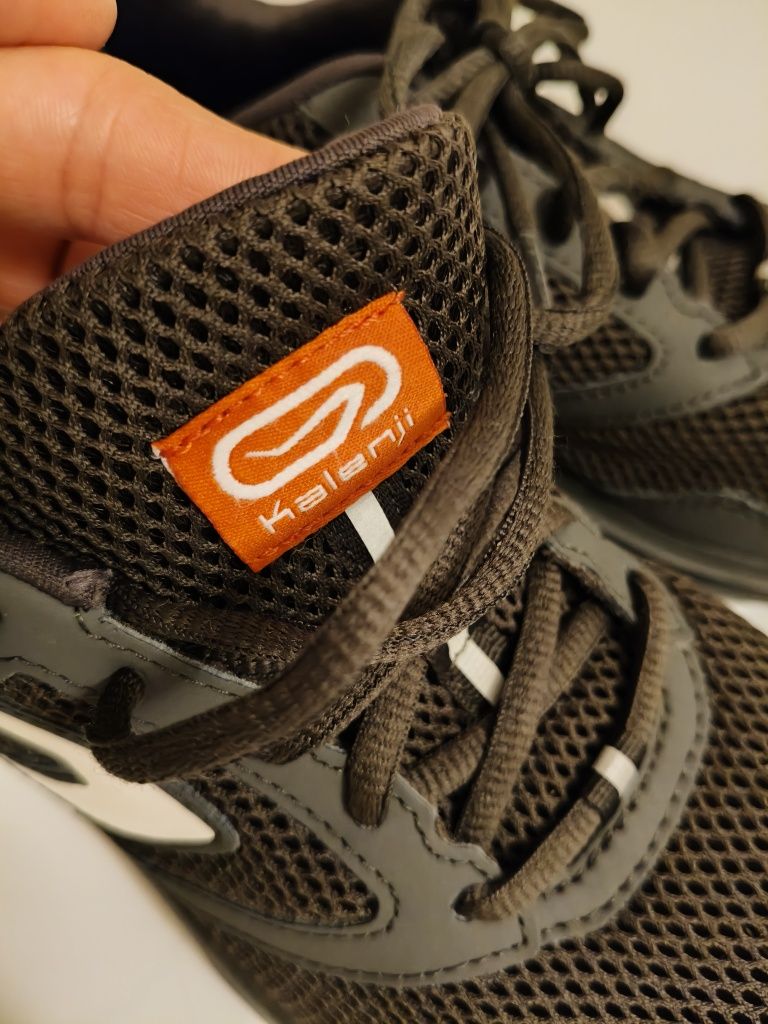 Tênis da Decathlon 39