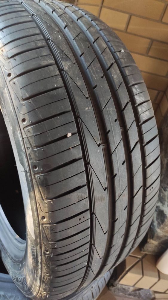 Шини Резина Hankook 235 60  R18