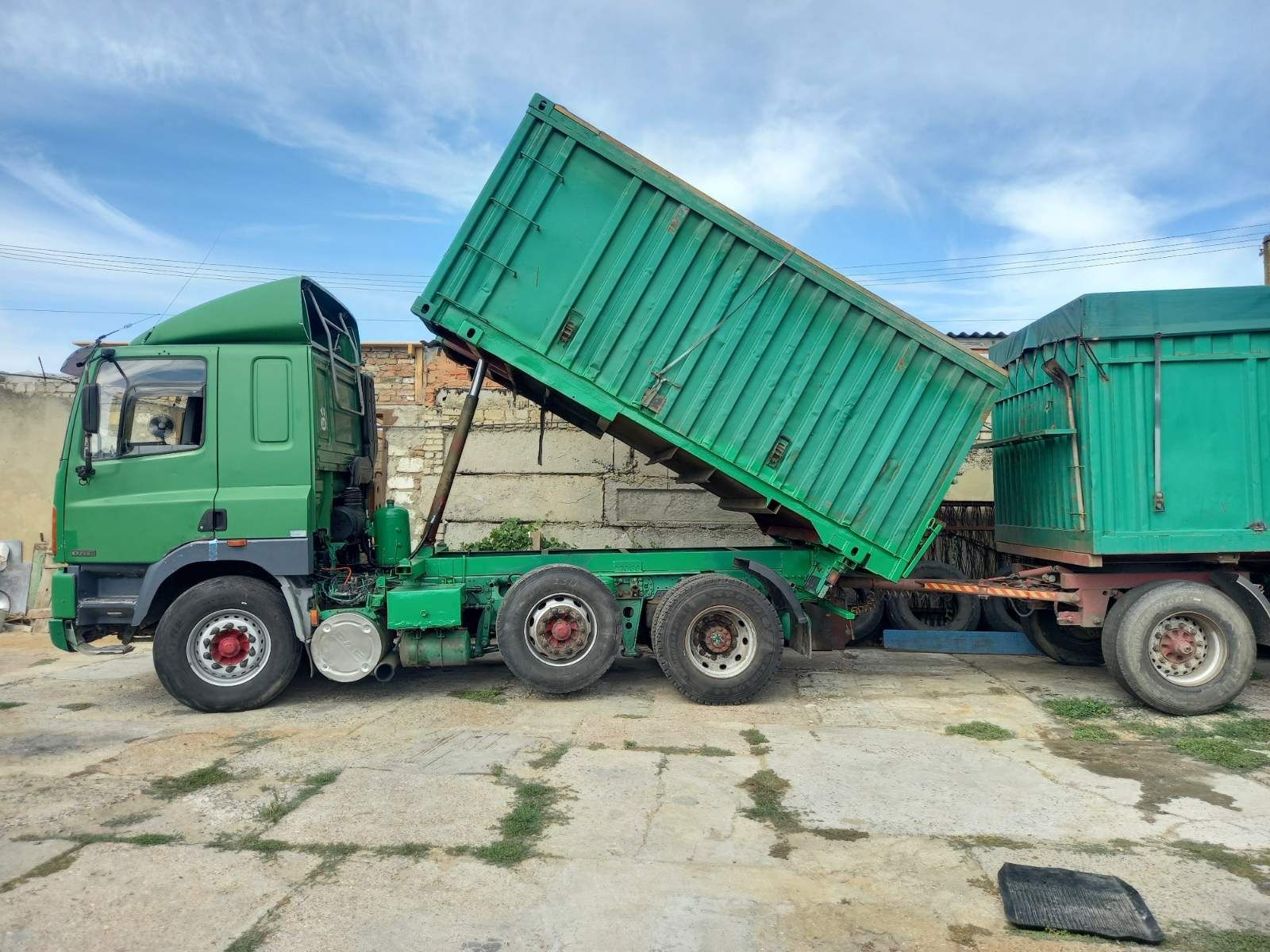 Продам самоскид DAF CF 85