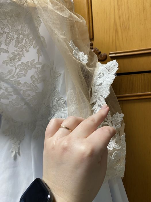 Продам весільну сукню