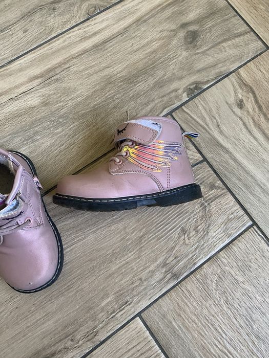 Черевички на дівчинку