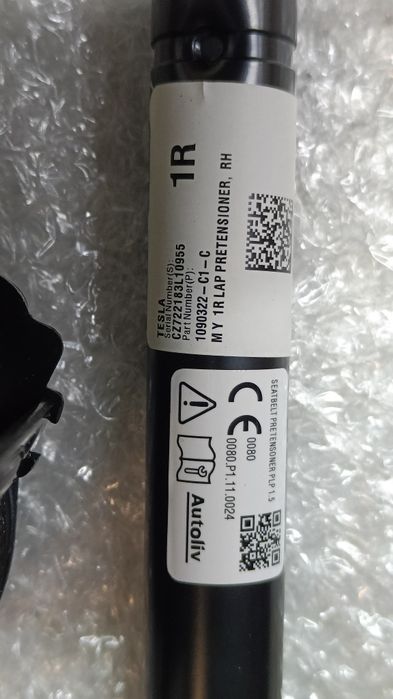 Ремні безпеки передні Tesla Мodel правий/лівий