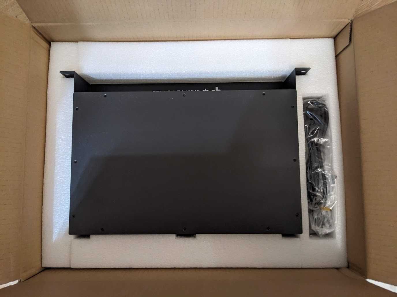 Obudowa Rack na 14 media konwerterów TP-LINK TL-FC1420 nowa nieużywana