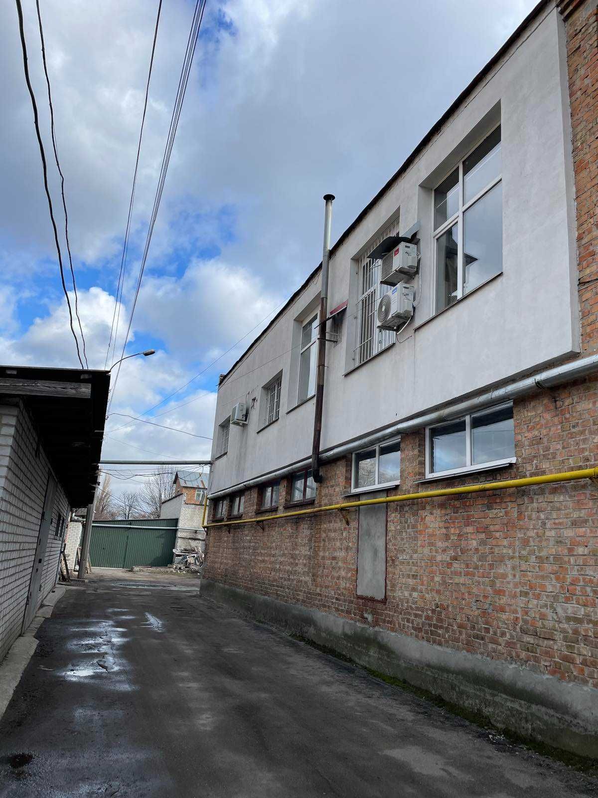 Продаж виробничо-офісного приміщення по вул. Сурікова 4