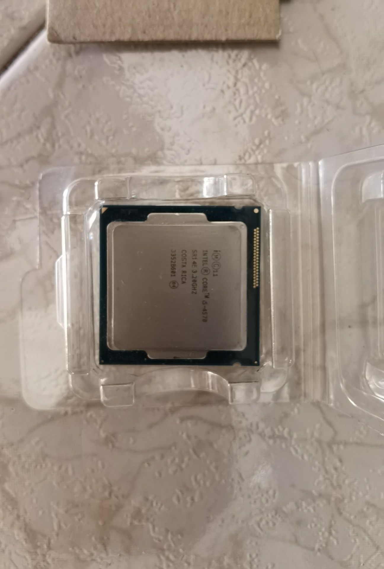 Processadores/CPUs Intel i5-2500k + i5-4570