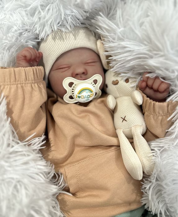 Bebé reborn feito à mão