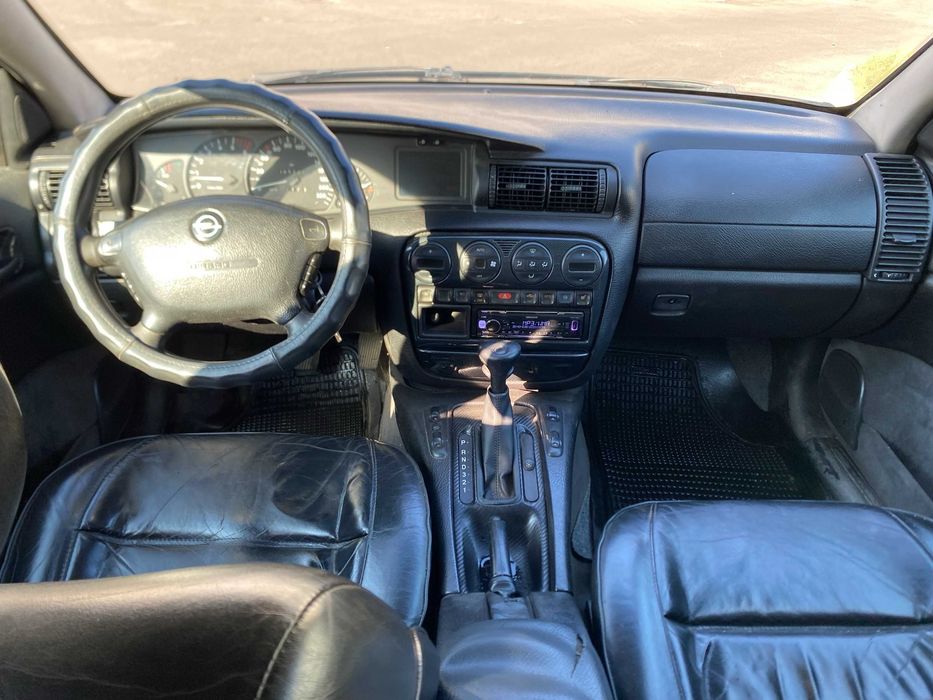 Авто Opel Omega 2.5D, автомат, зимова резина, клімат та шкіра салон