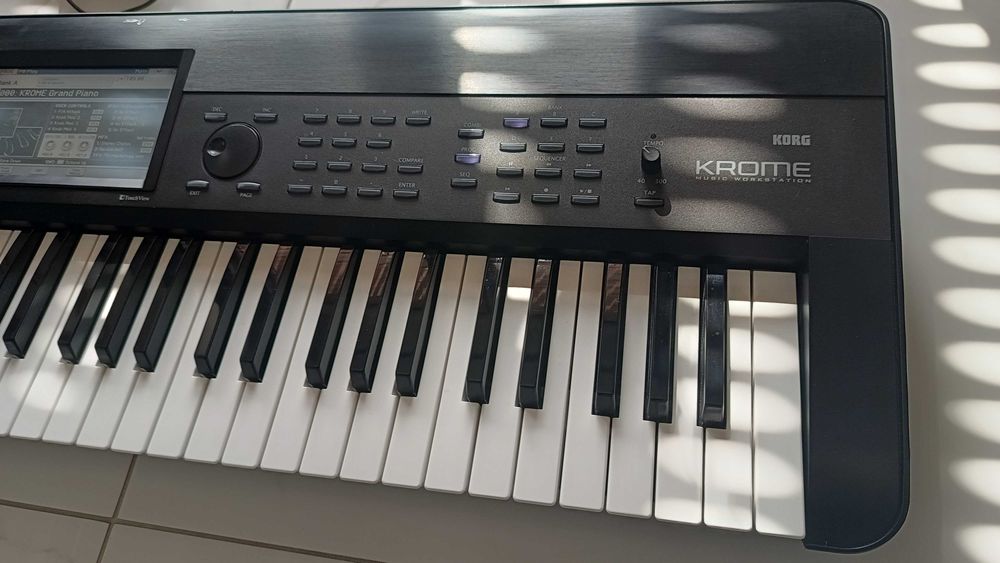 Syntezator Korg KROME 61 + Pokrowiec