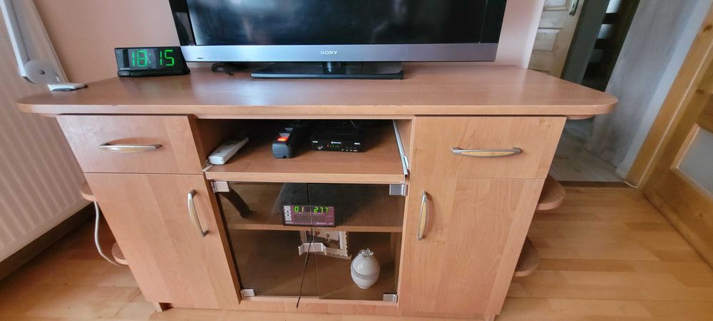 Meble-Sprzedam zestaw mebli do salonu. Bardzo dobry stan.